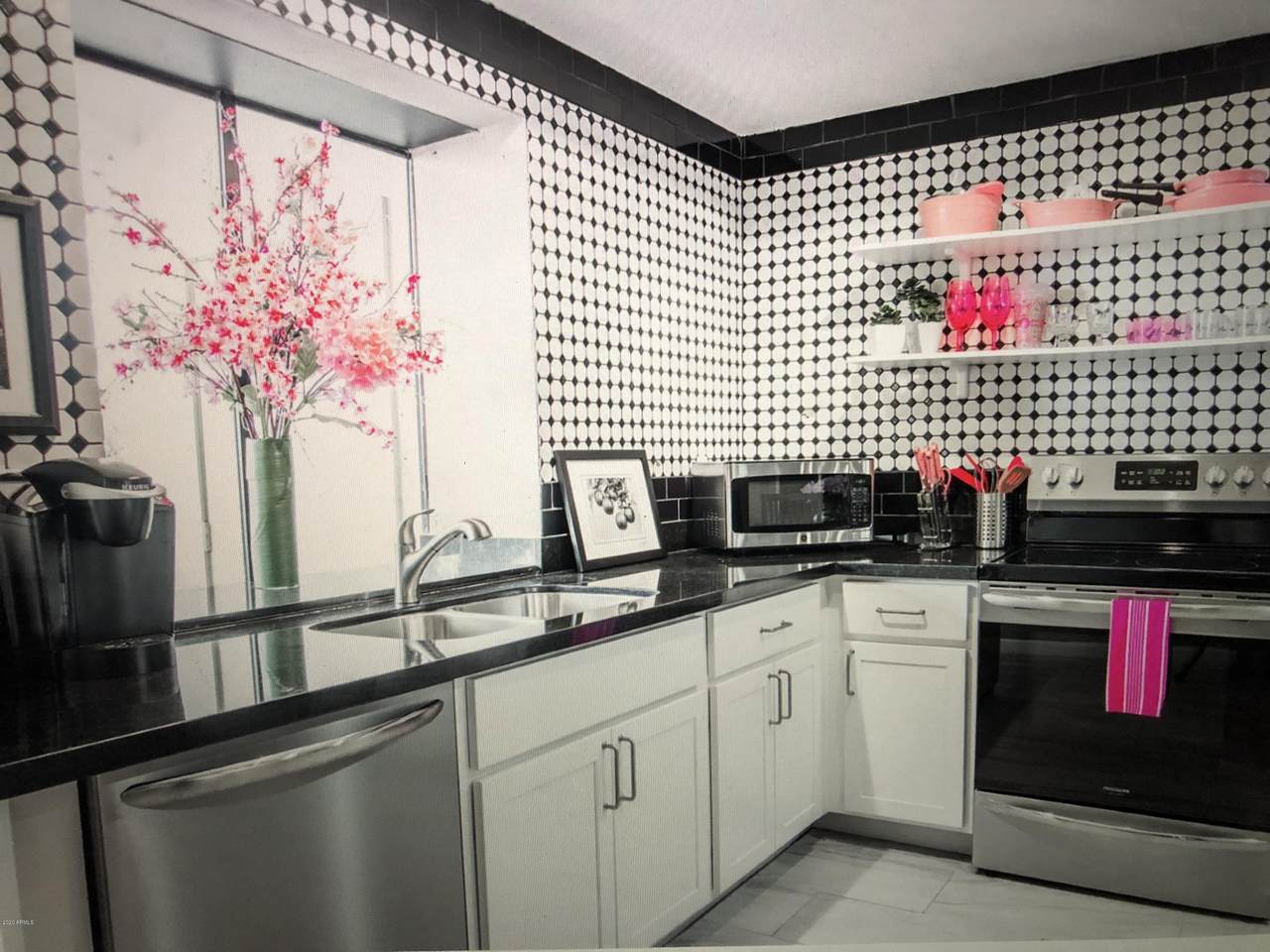 1017 Maryland Avenue - Photo 1