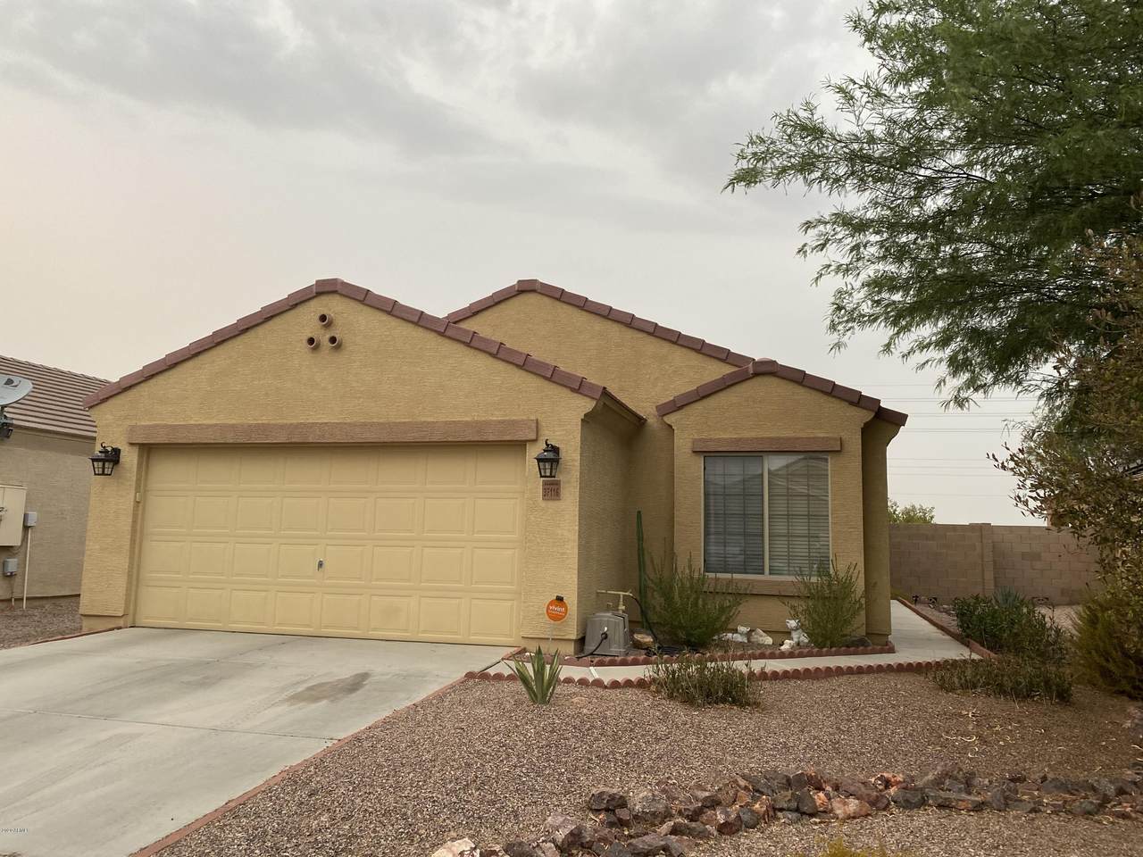 37116 Amalfi Avenue - Photo 1