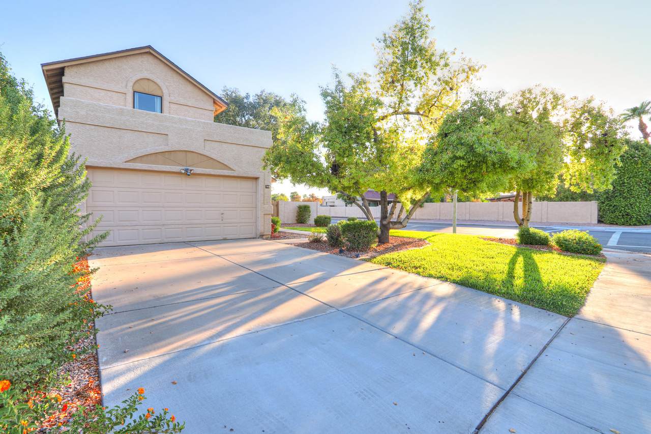 740 Country Club Way - Photo 1