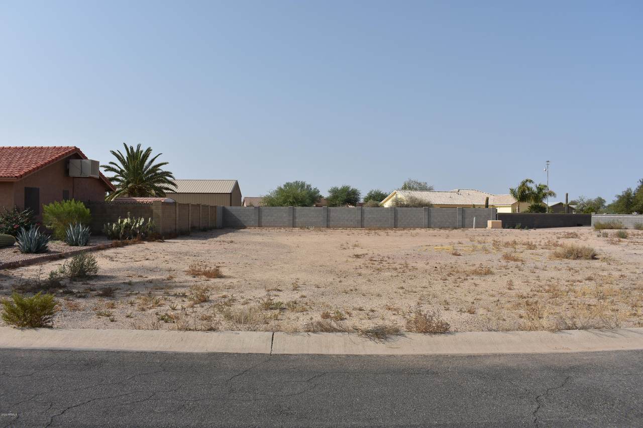 8641 Mission Hills Drive - Photo 1