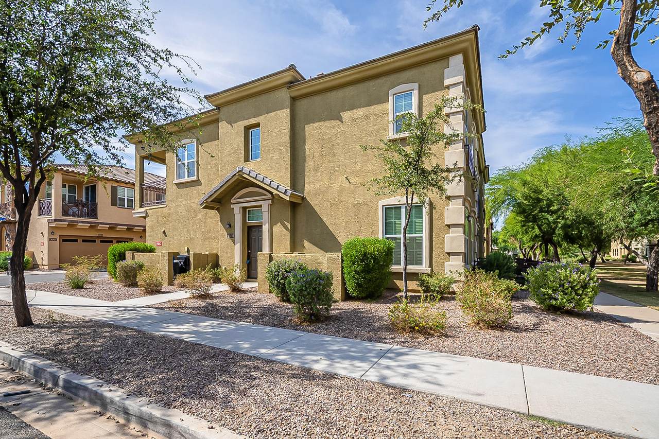 4728 Waterman Street - Photo 1