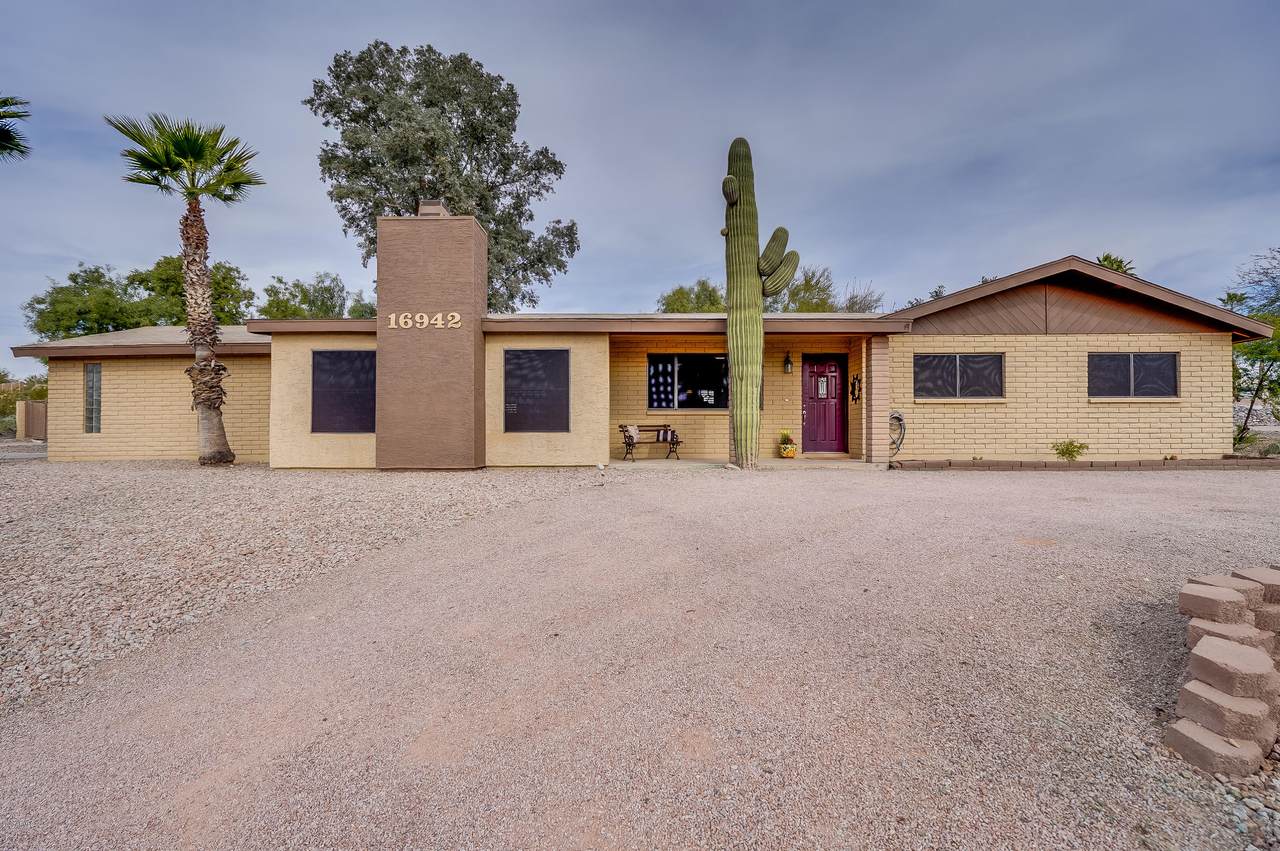 16942 El Pueblo Boulevard - Photo 1