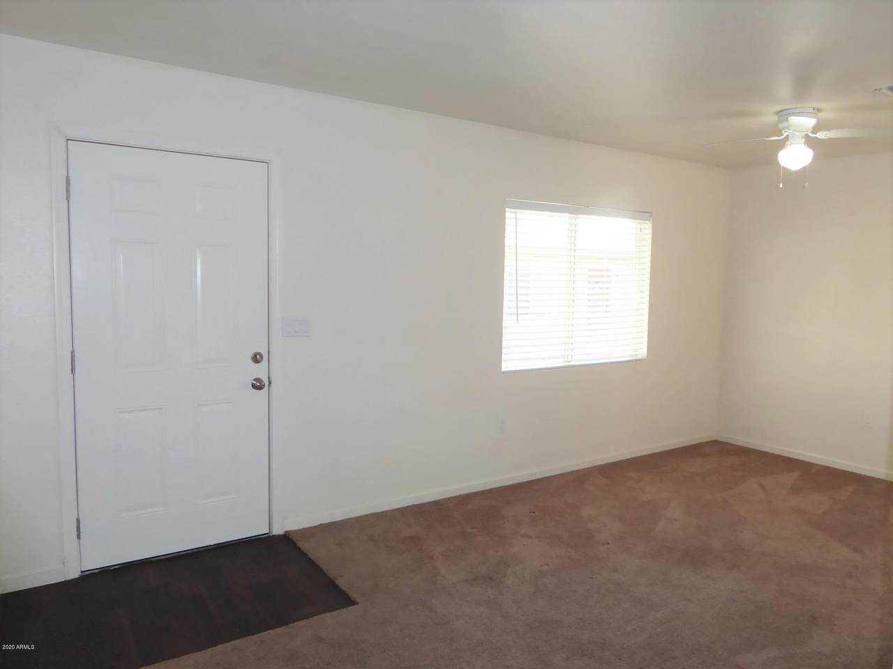 1529 Sunnyside Drive - Photo 1