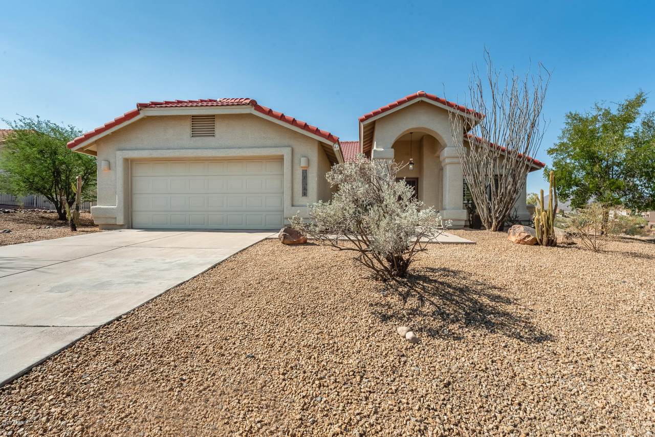 12058 Lamont Drive - Photo 1