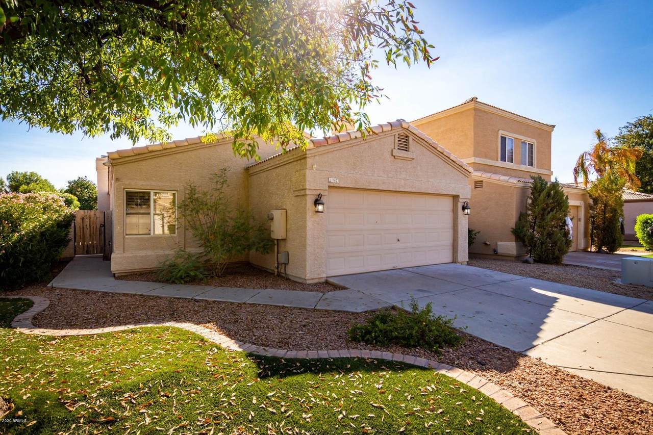 1407 Beacon Drive - Photo 1
