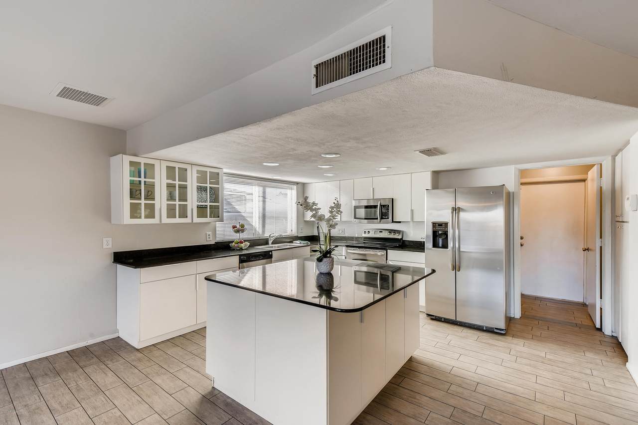 3511 Kings Avenue - Photo 1
