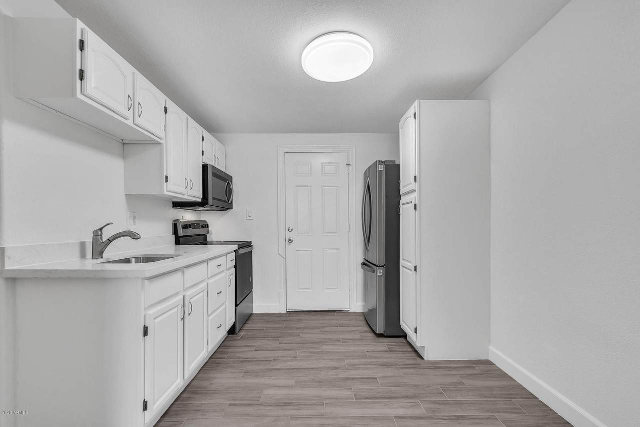 1954 10TH Street - Photo 1