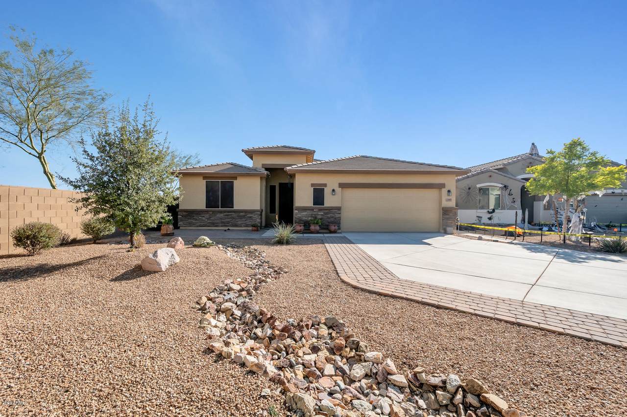 1385 Eucalyptus Lane - Photo 1