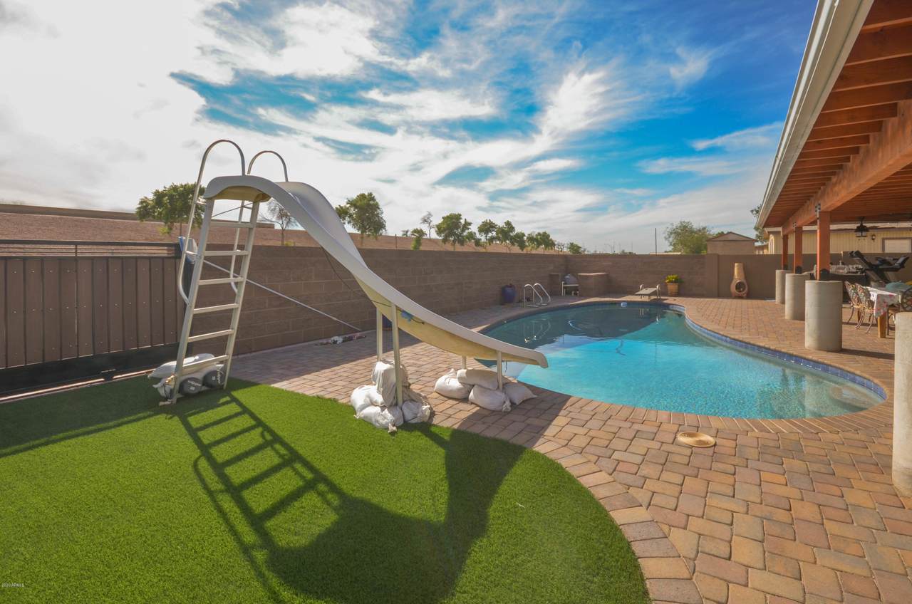 549 Hilton Avenue - Photo 1