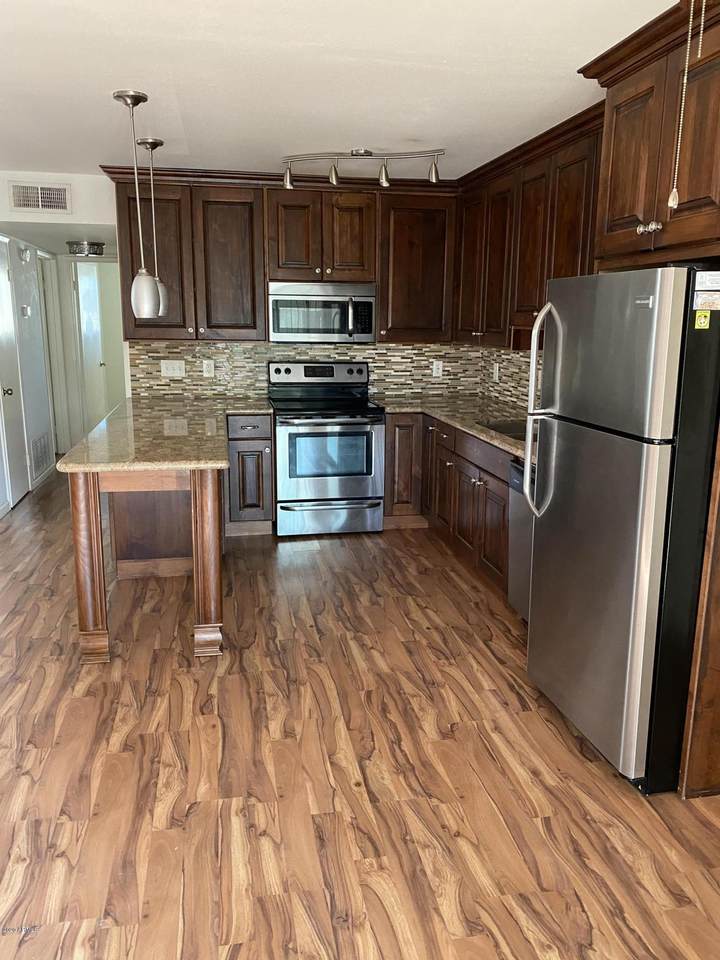 5525 Thomas Road - Photo 1