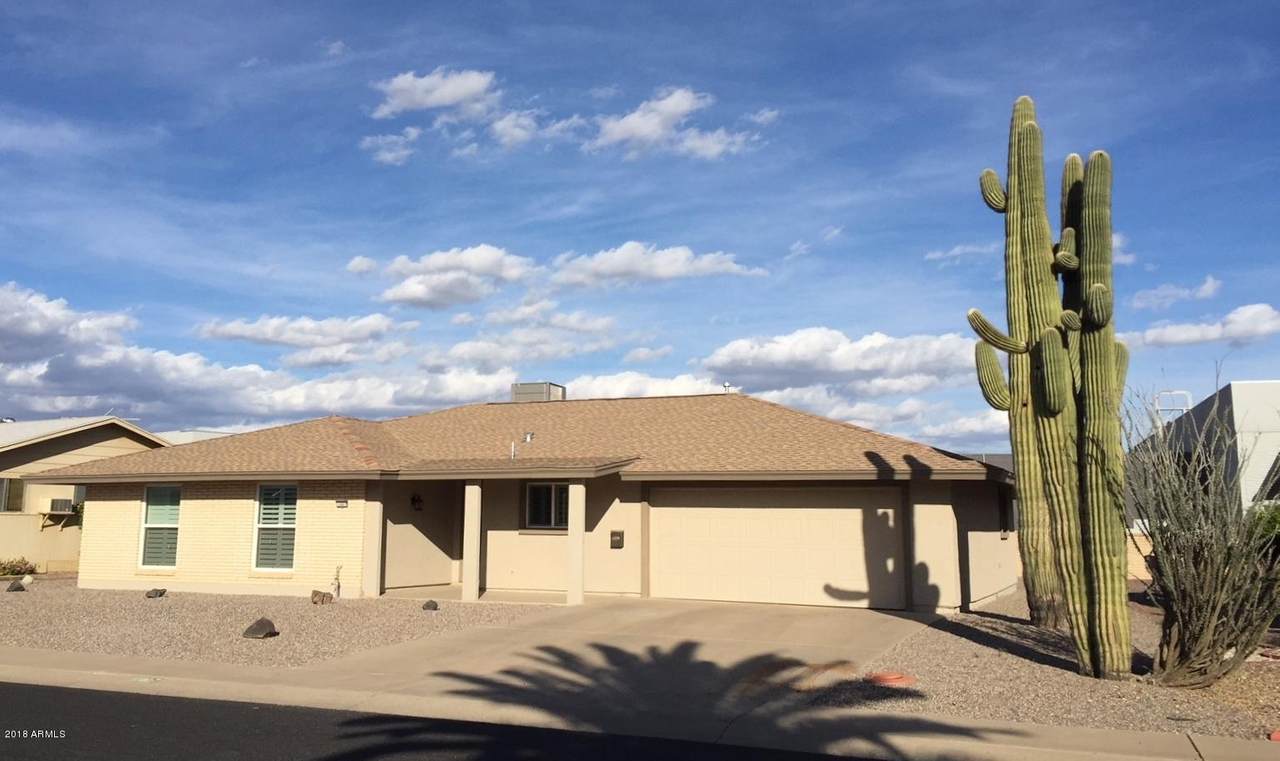 10807 Camelot Circle - Photo 1