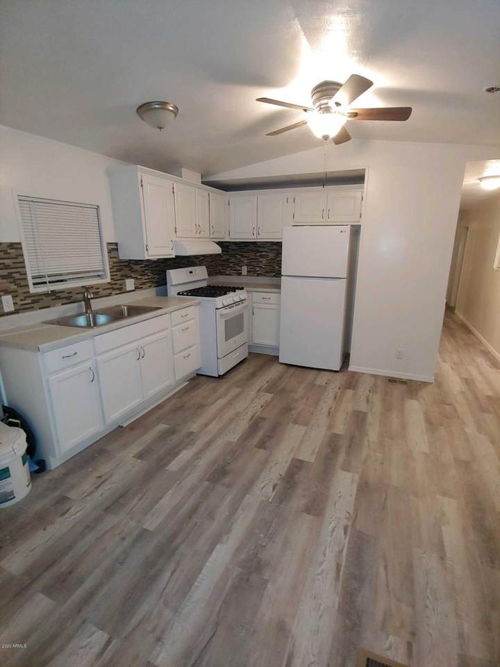 10122 Illini Street - Photo 1