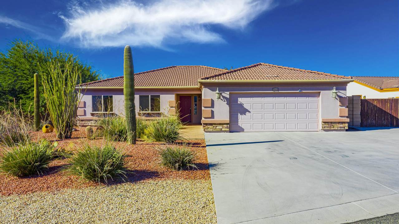 22620 Lucille Court - Photo 1
