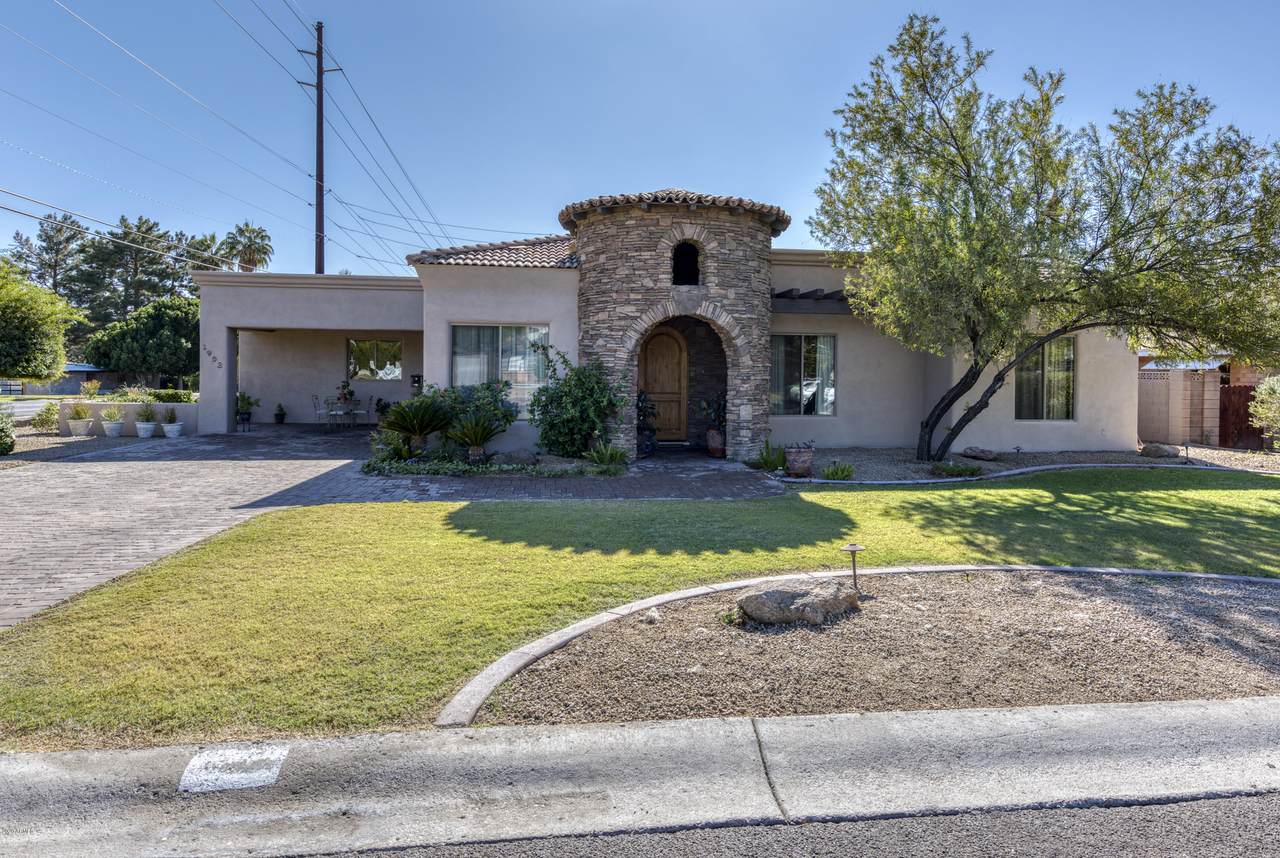 1953 Montebello Avenue - Photo 1