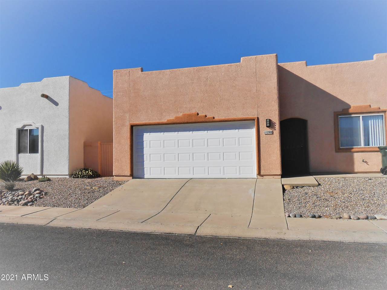 1098 Desert Oak Place - Photo 1