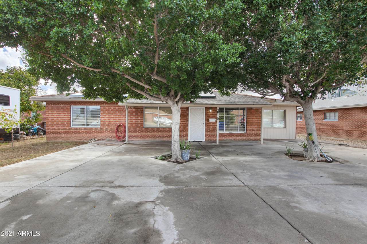 2219 Devonshire Avenue - Photo 1