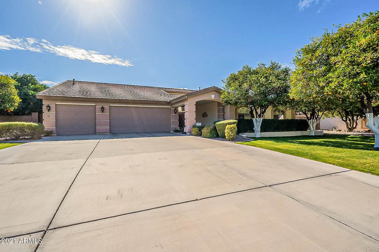 4201 Fairfield Circle - Photo 1