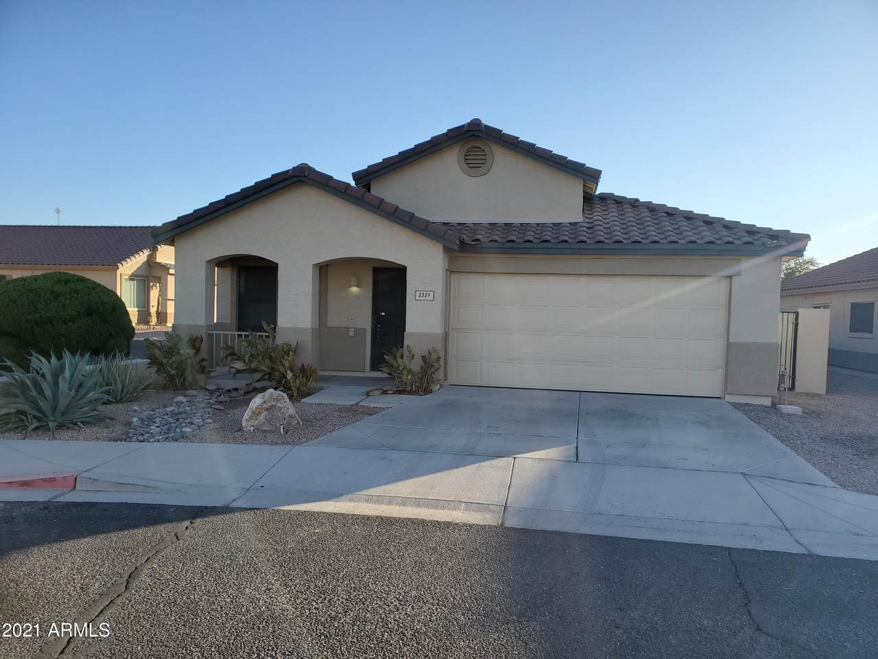 2339 Joslyn - Photo 1