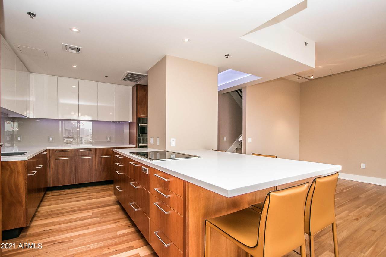 17 Vernon Avenue - Photo 1