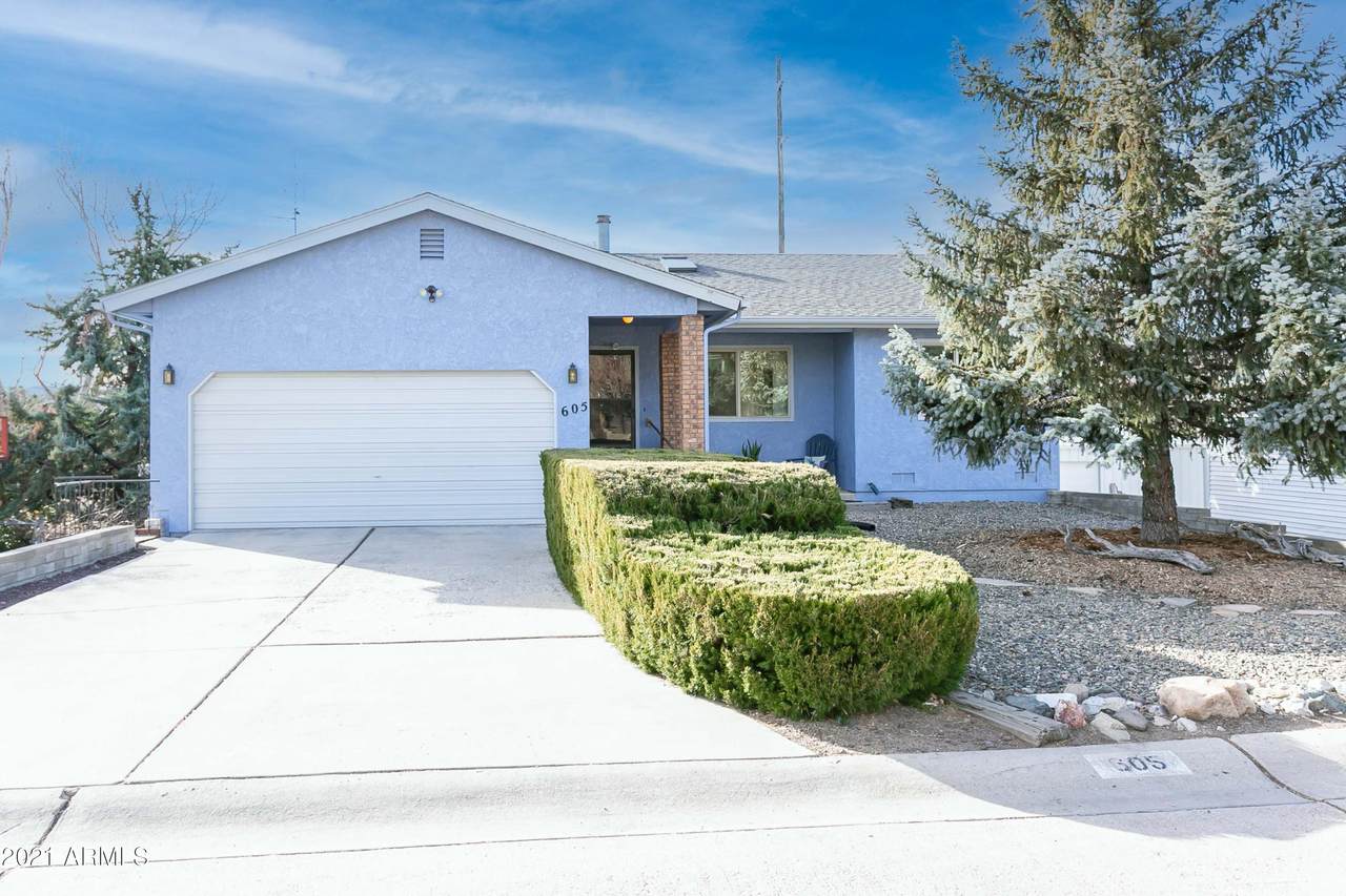 605 Flora Street - Photo 1