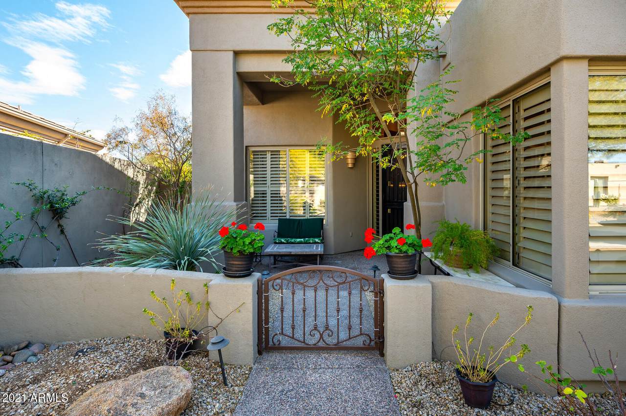 6839 Amber Sun Drive - Photo 1