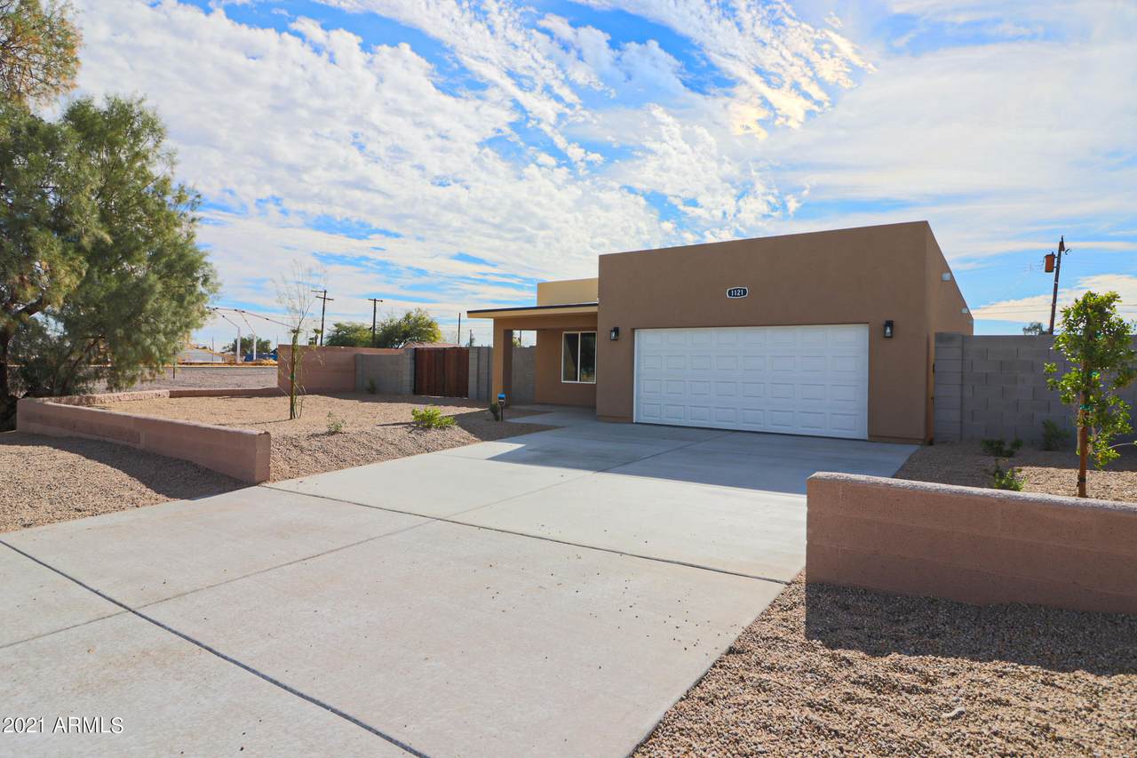 1121 Apache Street - Photo 1
