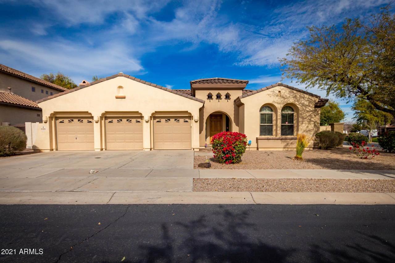 696 Mesquite Lane - Photo 1