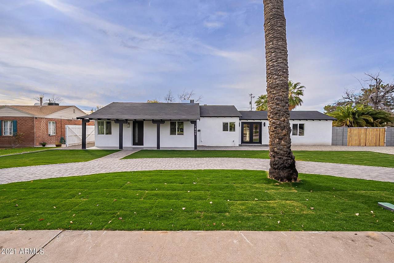 1809 Glenrosa Avenue - Photo 1