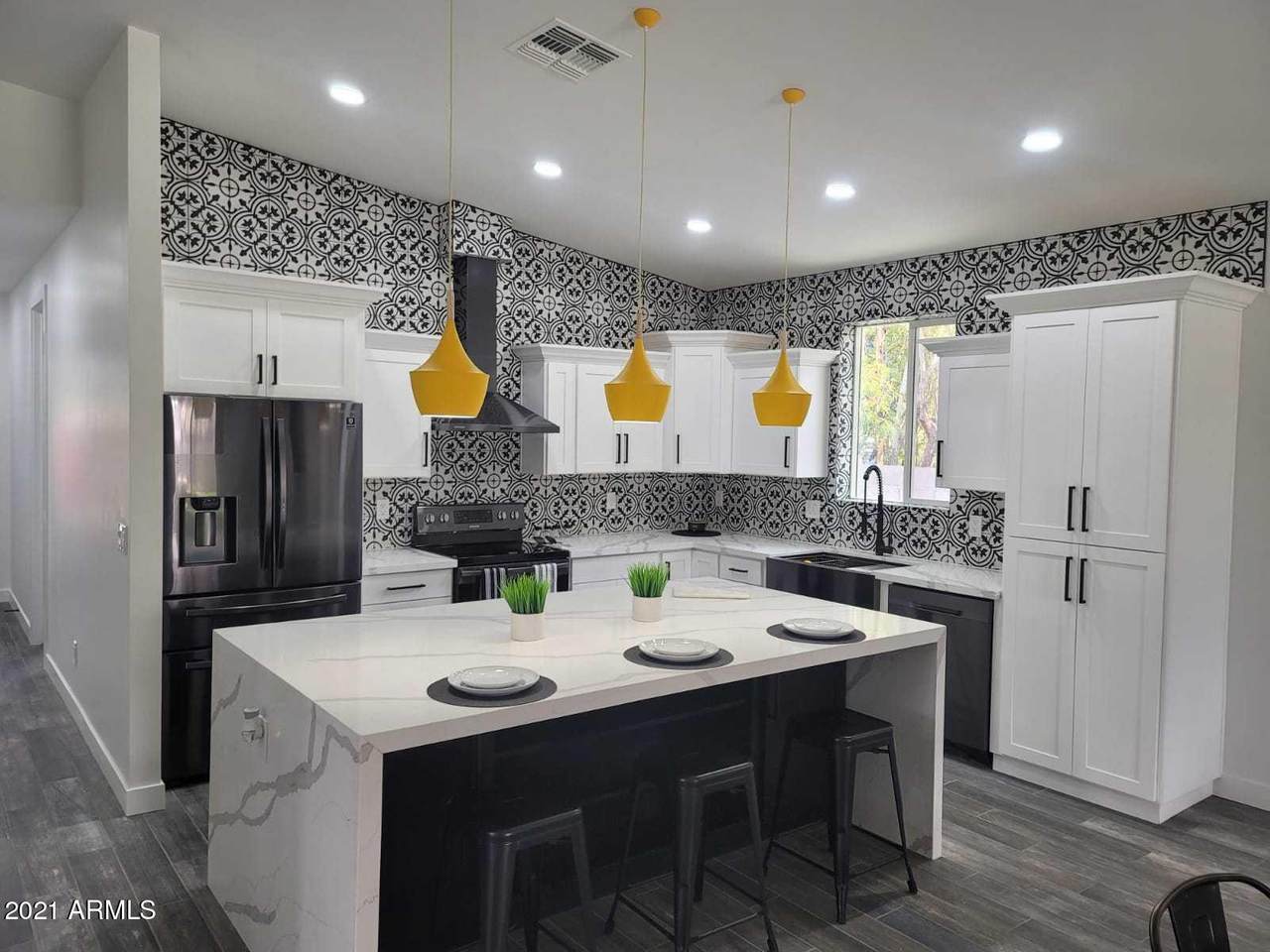1037 Fairmount Avenue - Photo 1