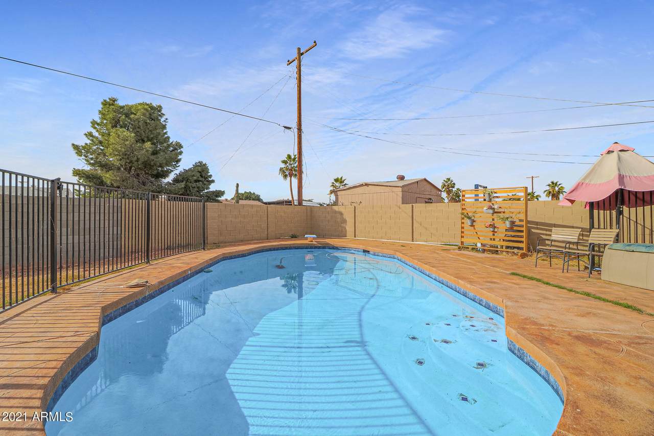 8709 University Drive - Photo 1
