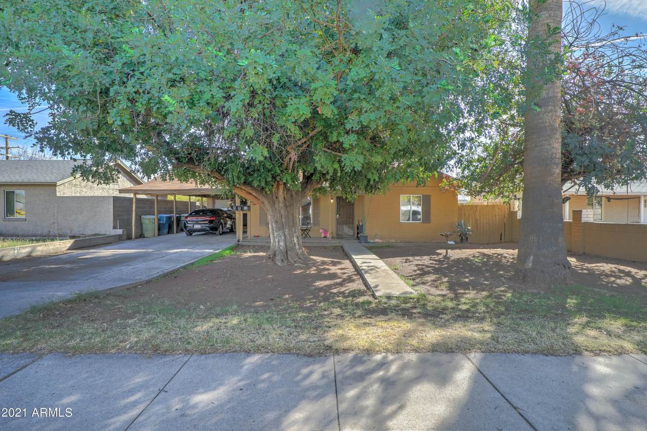3039 Oak Street - Photo 1