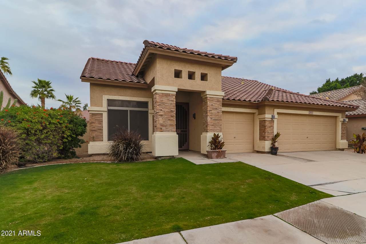 3931 Hollyhock Place - Photo 1