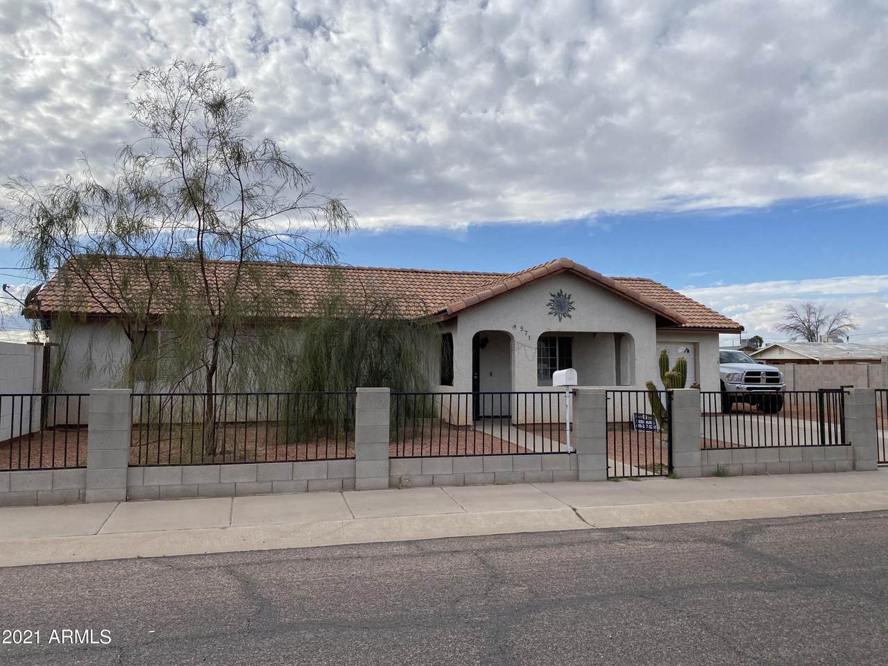 571 Burgess Avenue - Photo 1