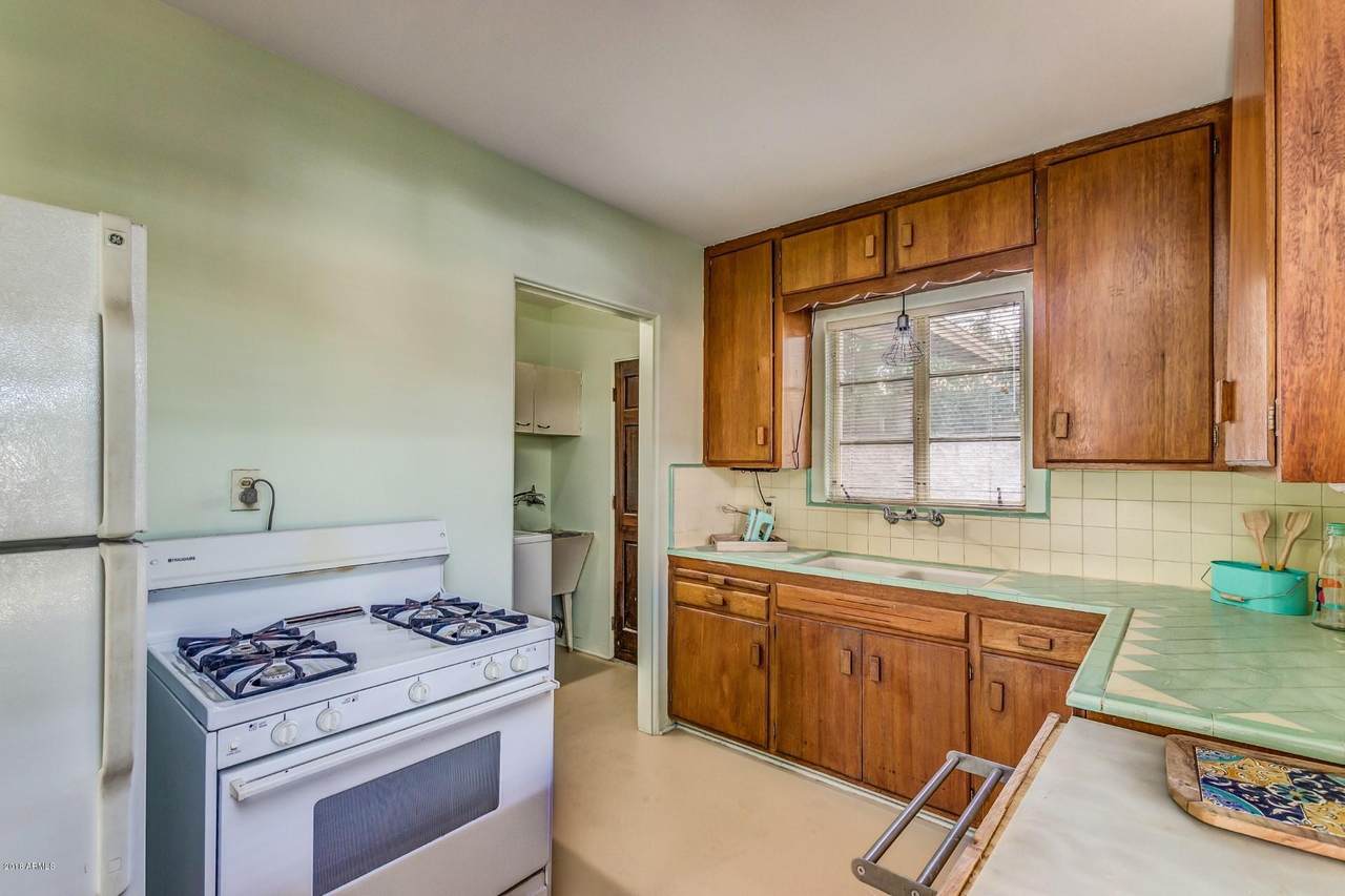 1719 El Camino Drive - Photo 1