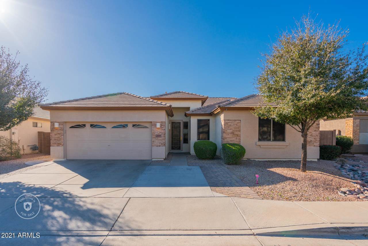 806 119TH Avenue - Photo 1