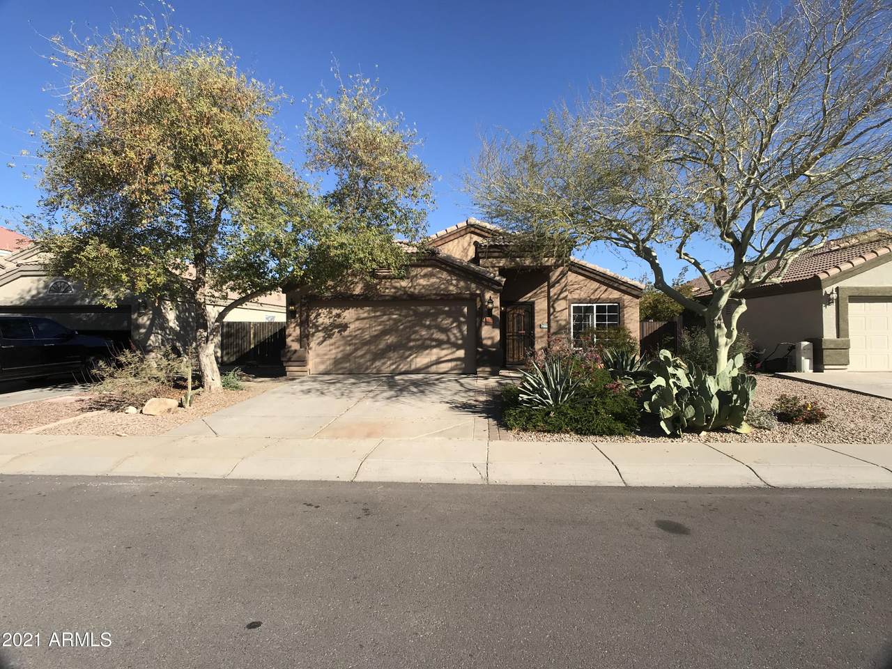 932 Laredo Street - Photo 1