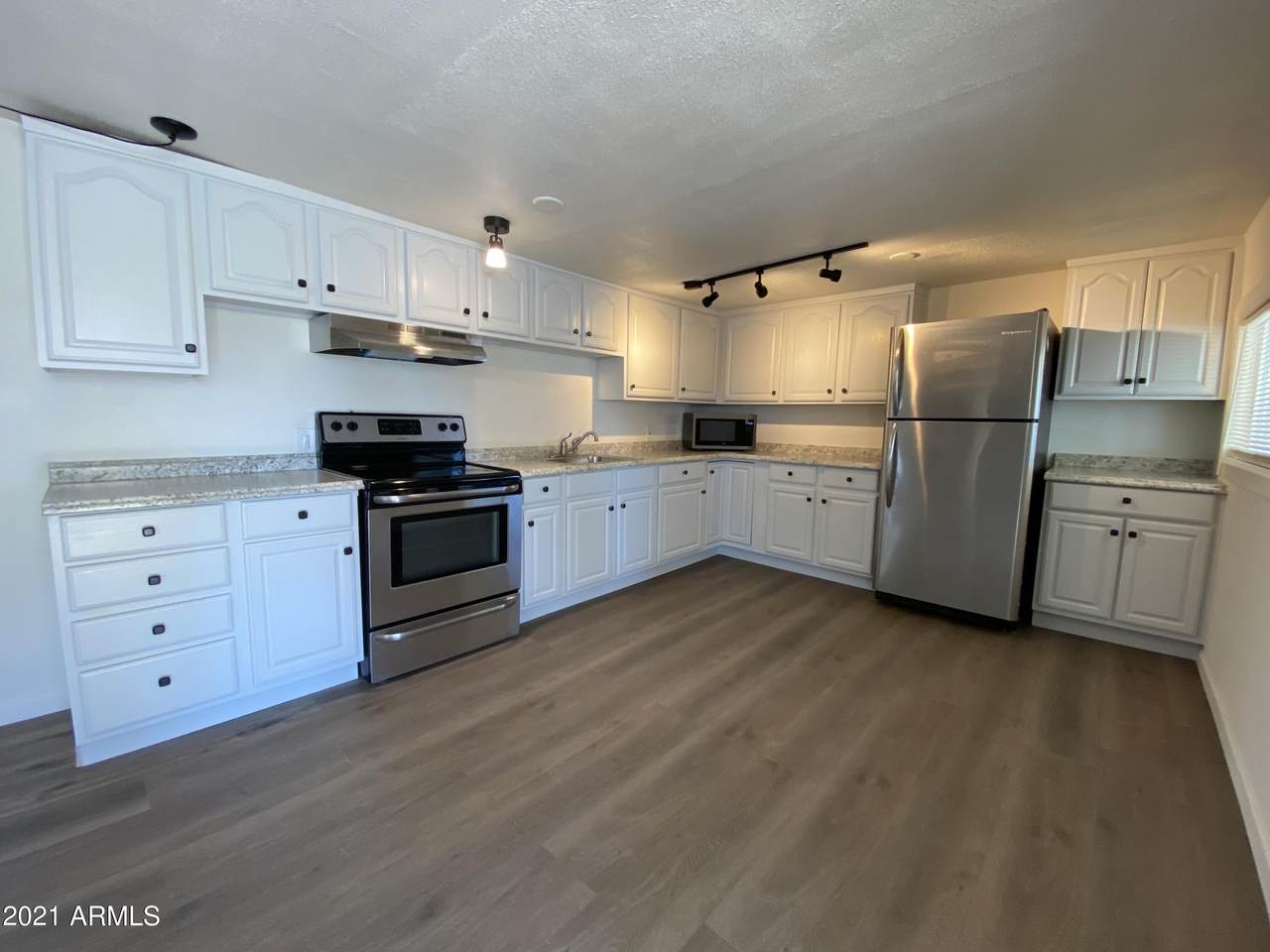 9112 Butternut Avenue - Photo 1