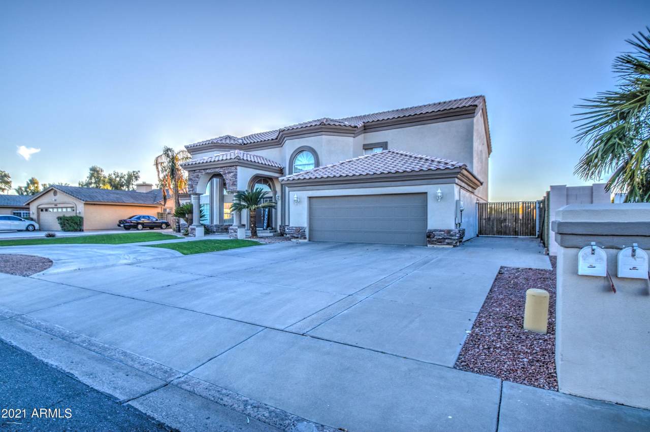 1438 Creston Circle - Photo 1