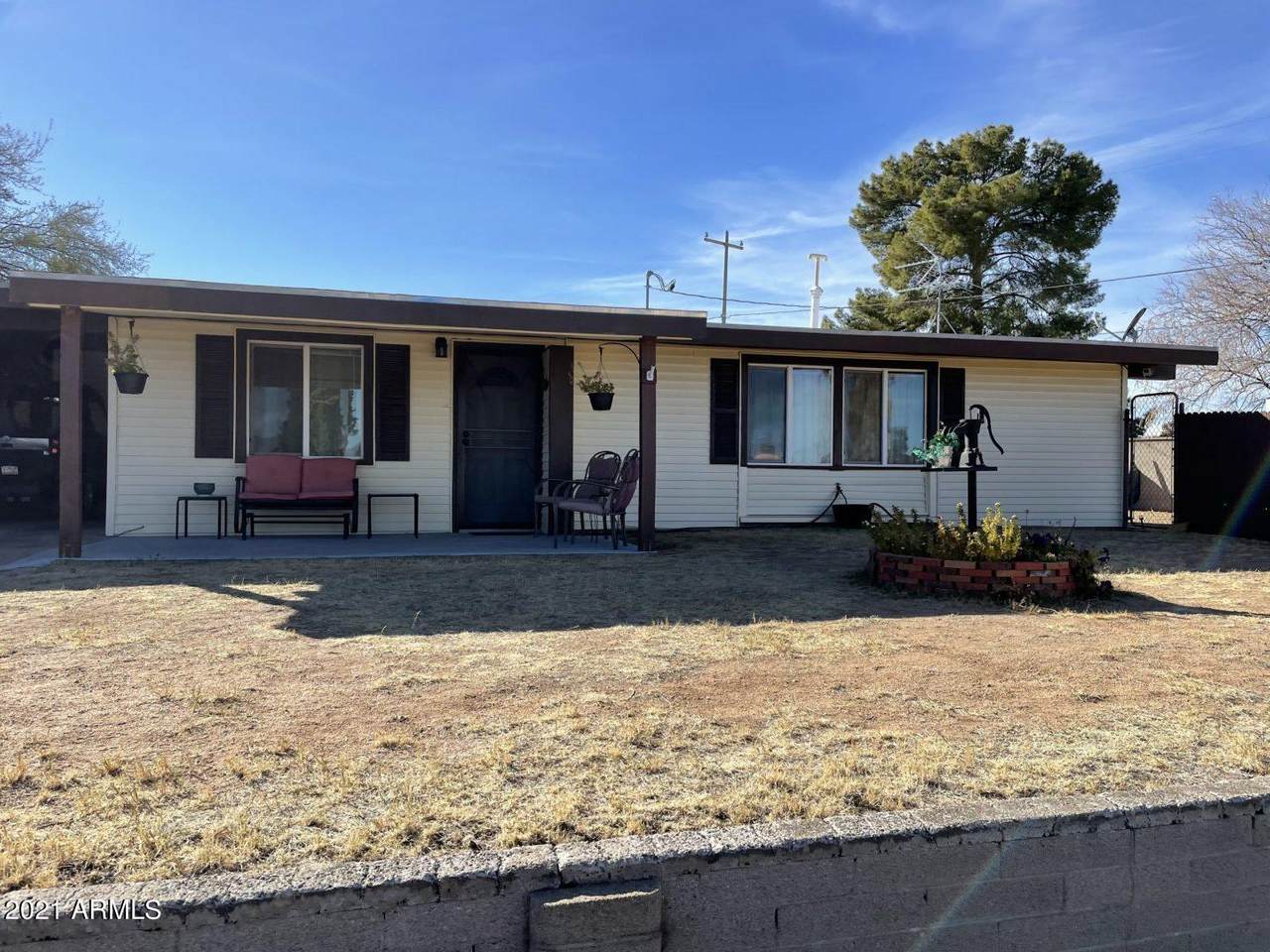 602 4TH Avenue - Photo 1