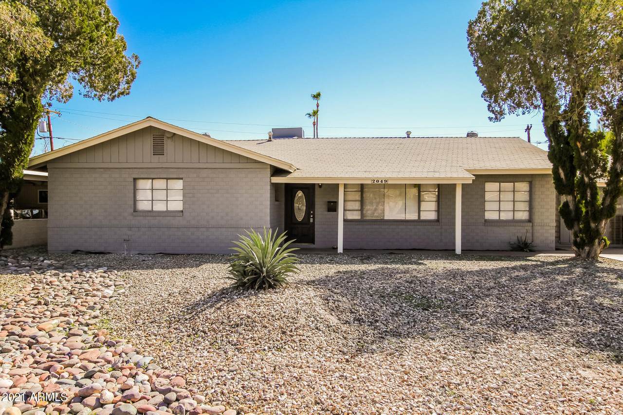 2049 Campbell Avenue - Photo 1