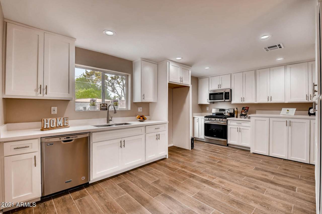 1806 Don Carlos Avenue - Photo 1