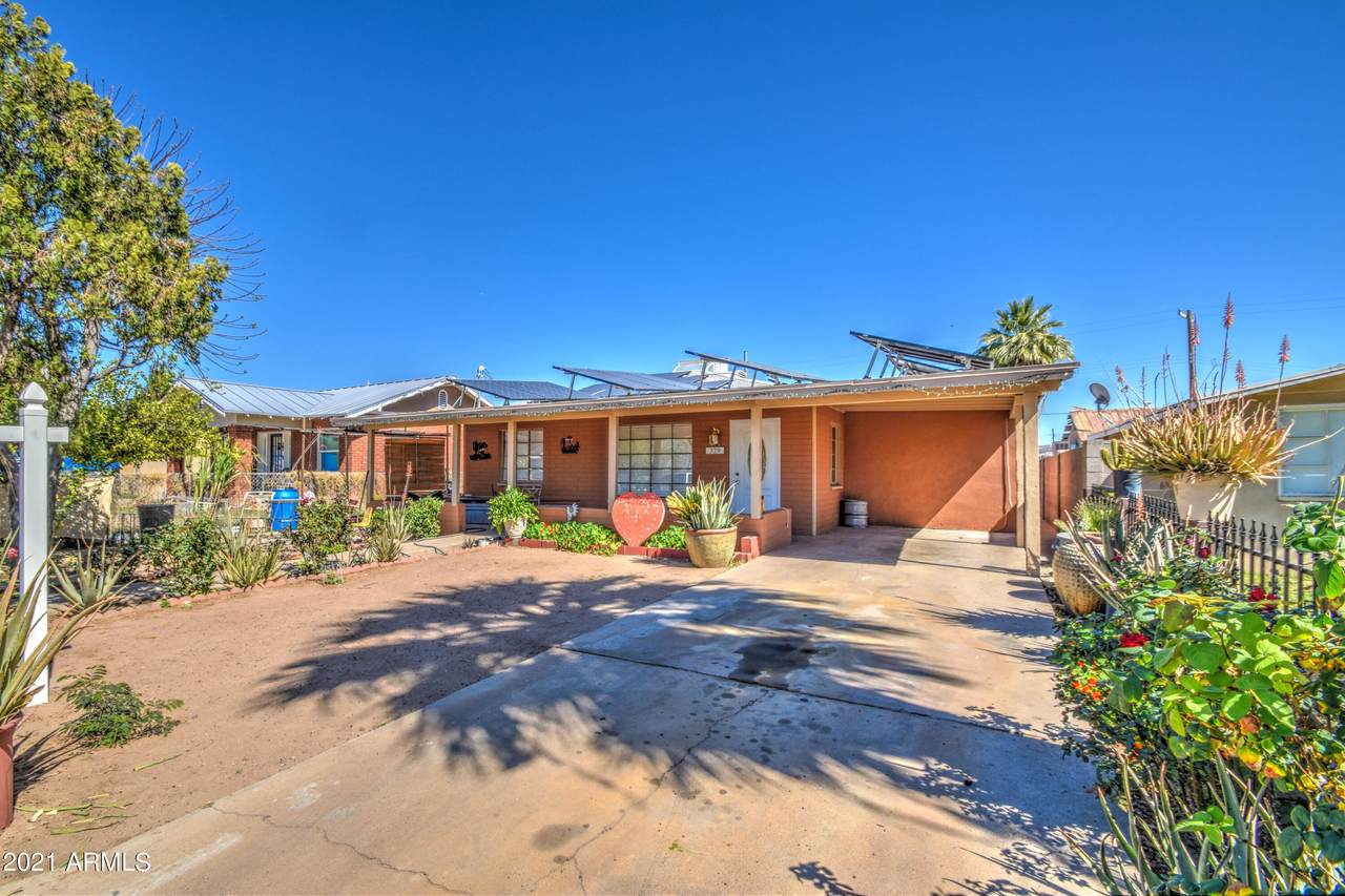 329 13TH Street - Photo 1