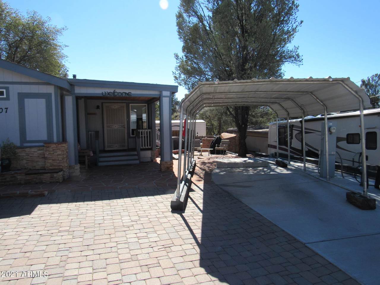 907 Park Drive - Photo 1
