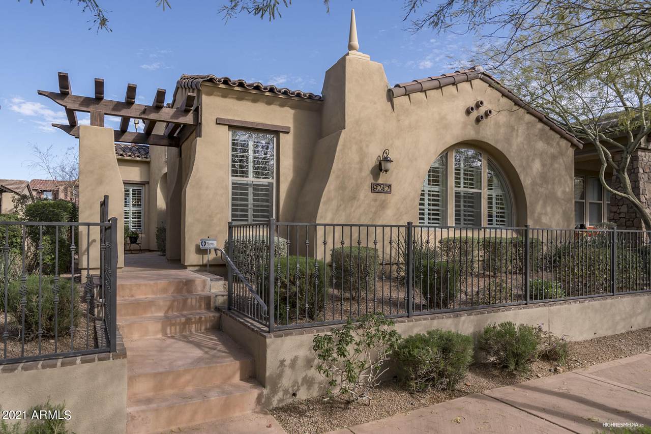 9242 Desert View - Photo 1