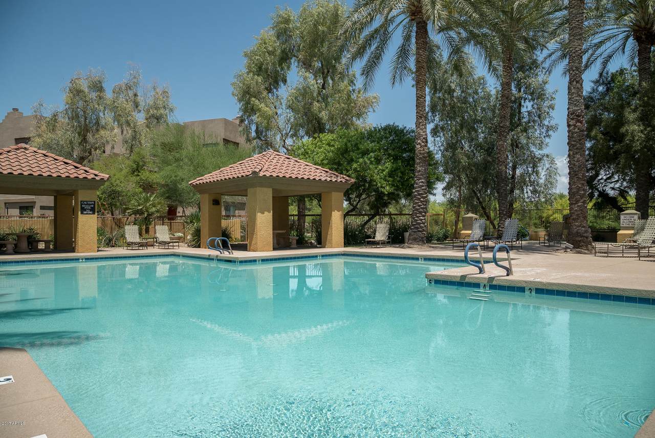4925 Desert Cove Avenue - Photo 1
