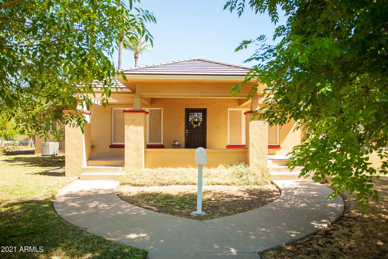 705 Robson - Photo 1