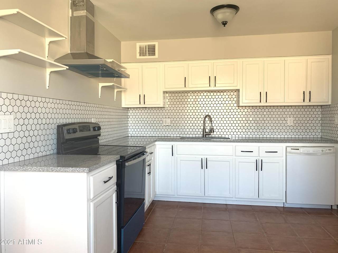 202 4TH Avenue - Photo 1
