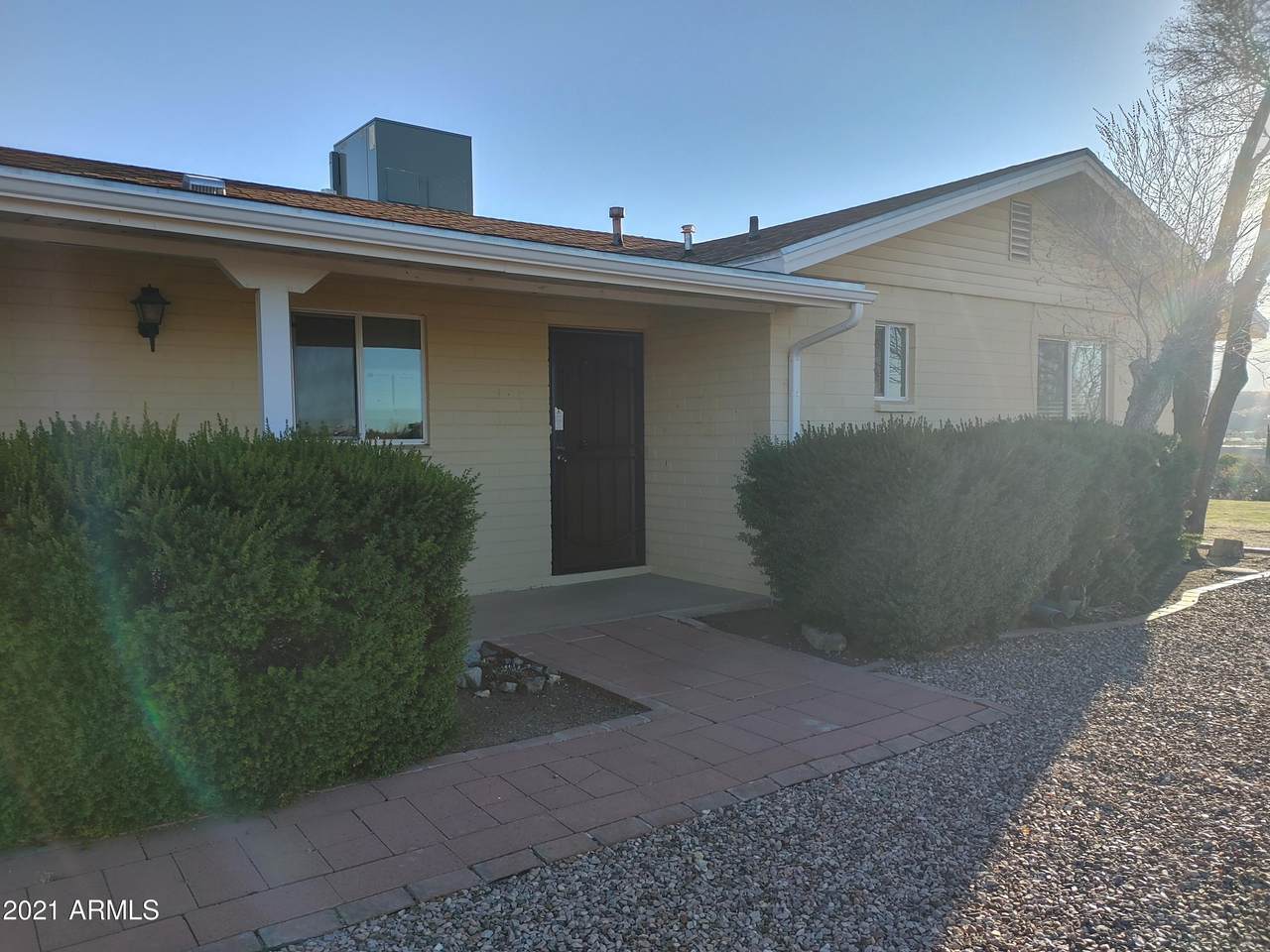 812 Skyline Drive - Photo 1