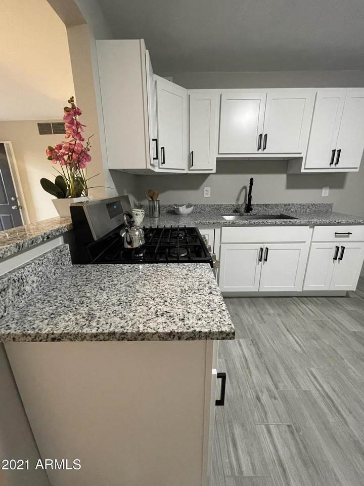 3003 Roma Avenue - Photo 1