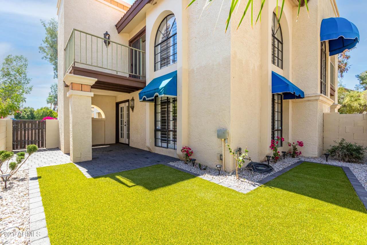 4906 Siesta Drive - Photo 1